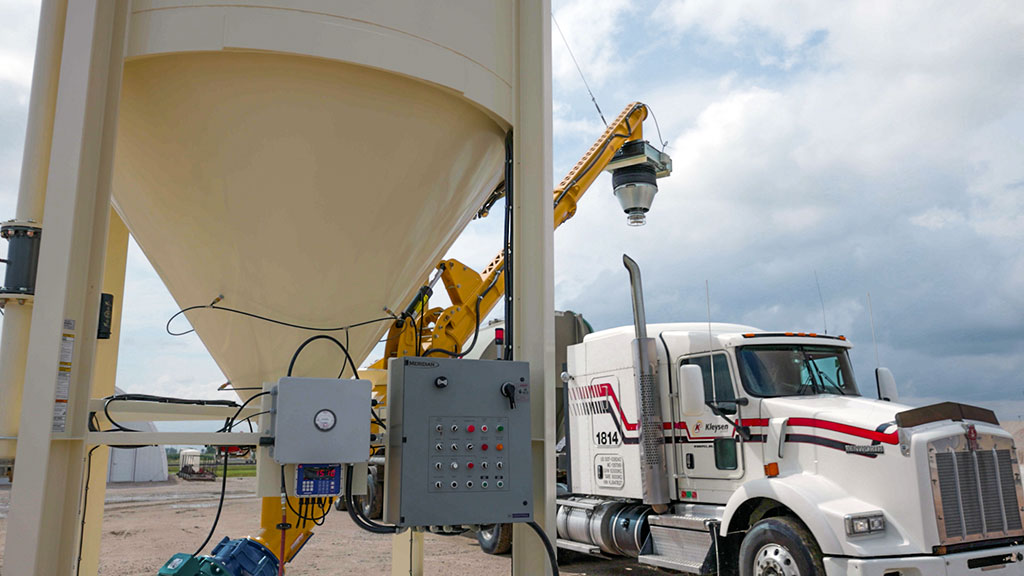 Meridian Manufacturing Image 3: Meridian Manufacturing’s Mobile Cement Silo: A Smarter, Safer Solution for On-Site Cement Storage
